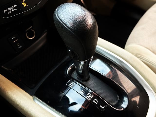 Used 2016 Nissan Rogue S image 23