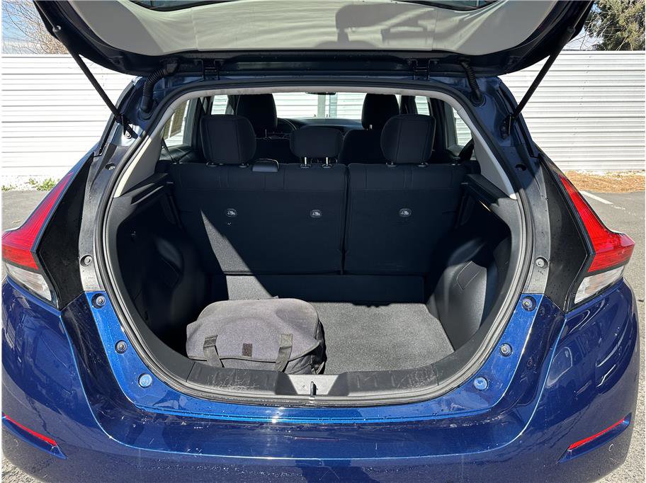 Used 2025 Nissan Leaf S image 28