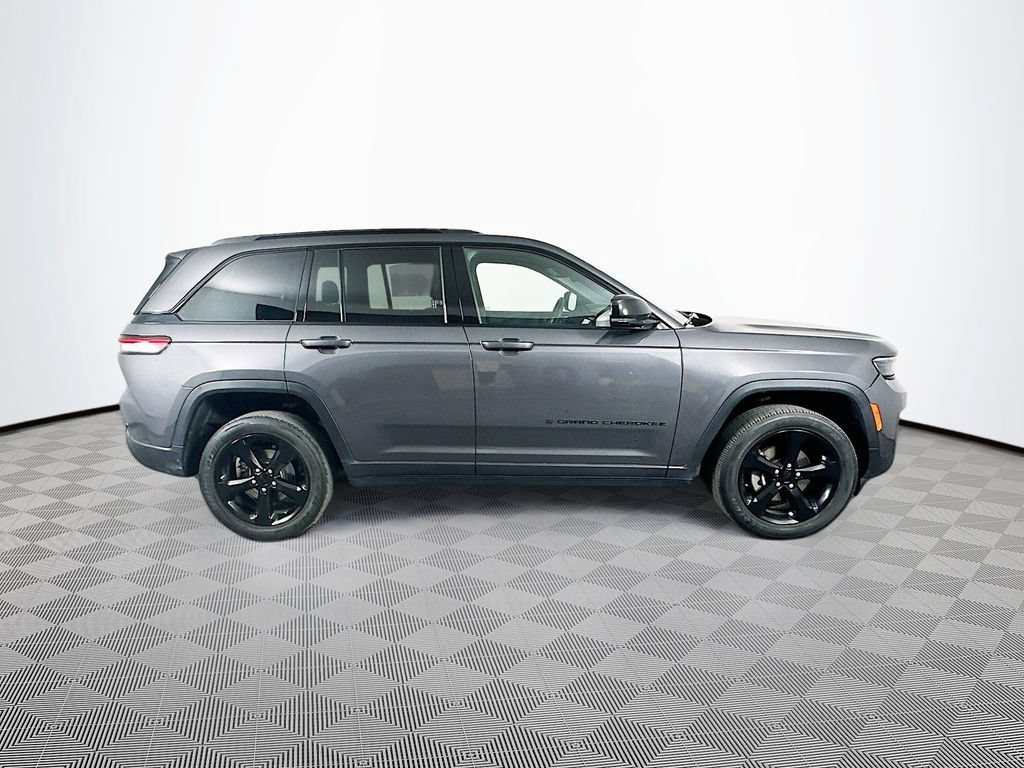 Certified 2023 Jeep Grand Cherokee Altitude AWD/4WD image 14
