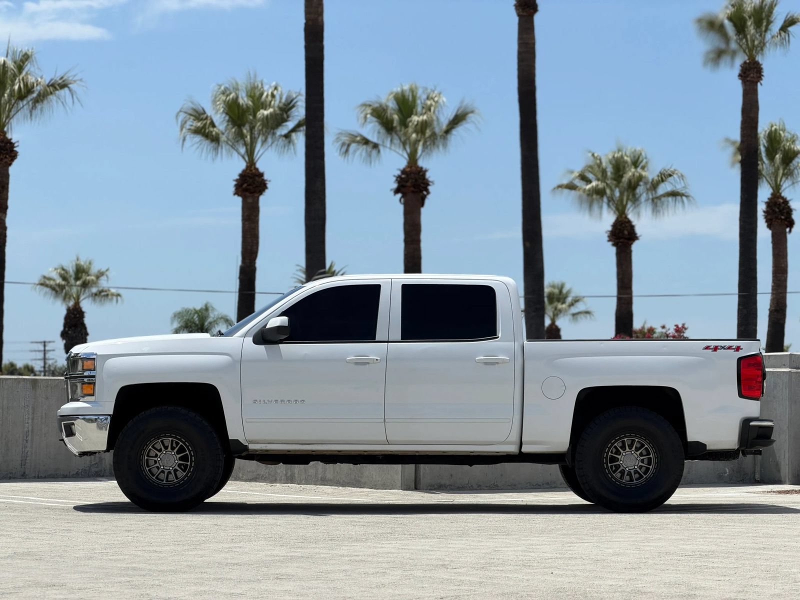 Used 2015 Chevrolet Silverado 1500 LT w/ LT Convenience Package AWD/4WD image 8