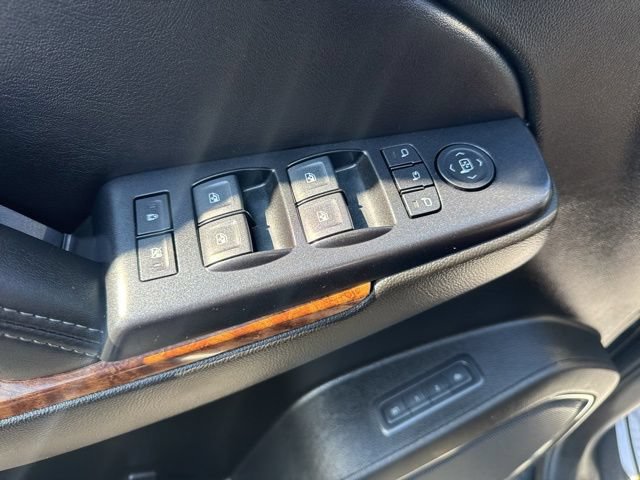 Used 2019 Chevrolet Suburban Premier w/ Premier Plus Edition AWD/4WD image 18