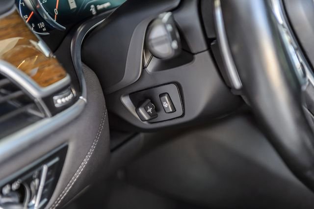 Used 2017 BMW 740i xDrive AWD/4WD image 28