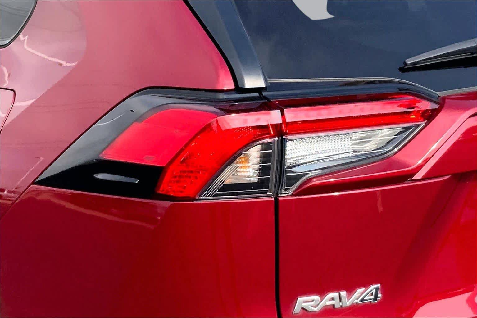 Used 2023 Toyota RAV4 XLE AWD/4WD image 29