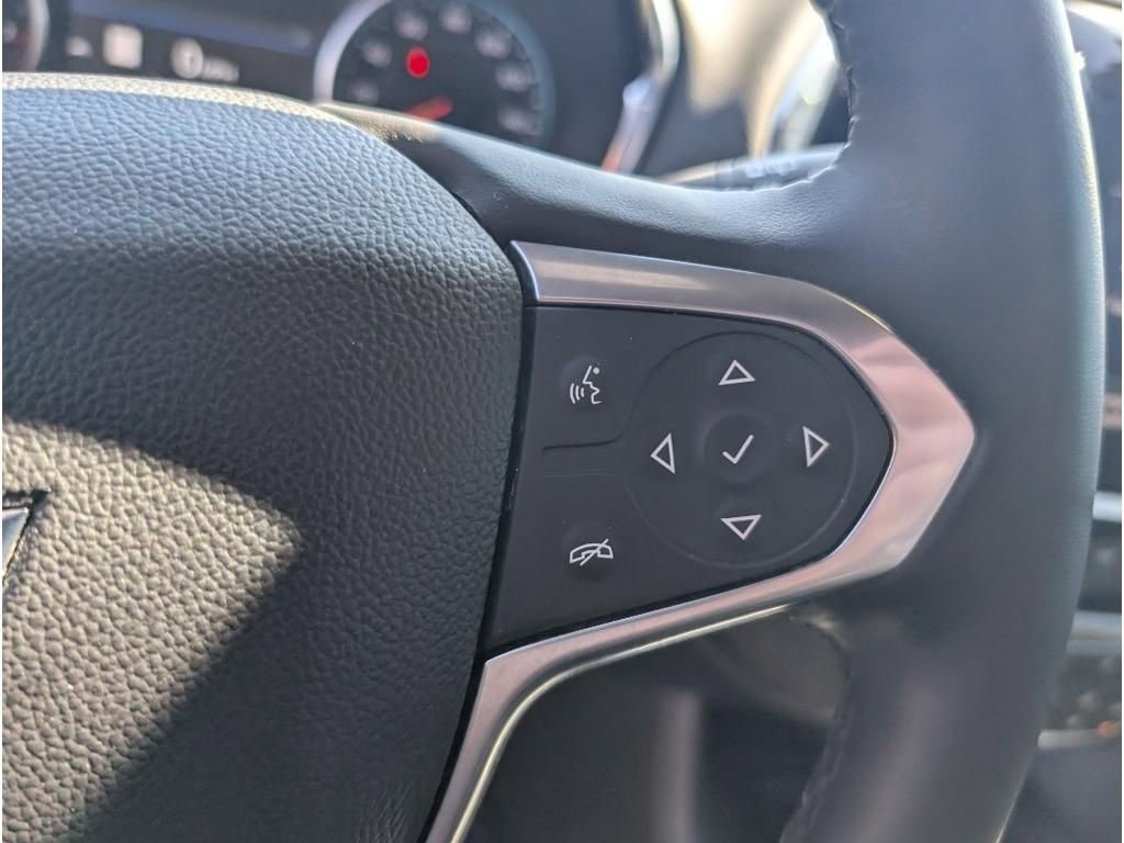 Used 2023 Chevrolet Traverse RS image 22