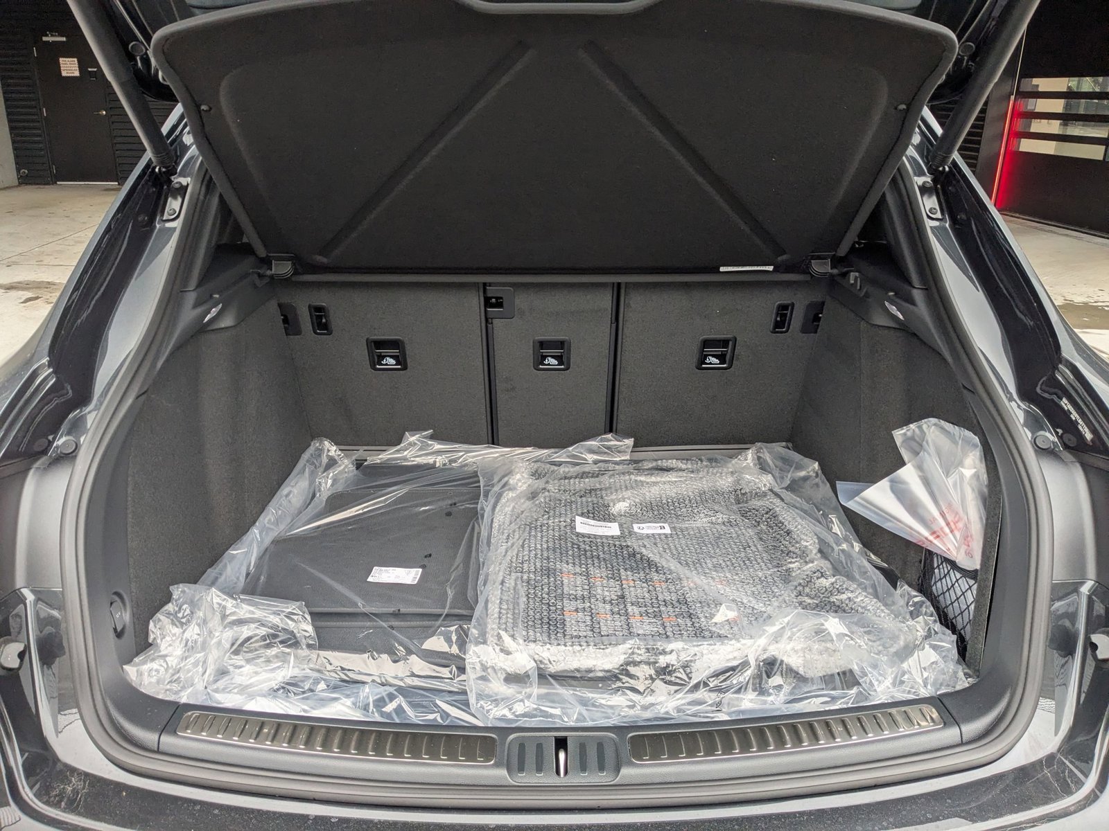 New 2026 Porsche Macan S image 24