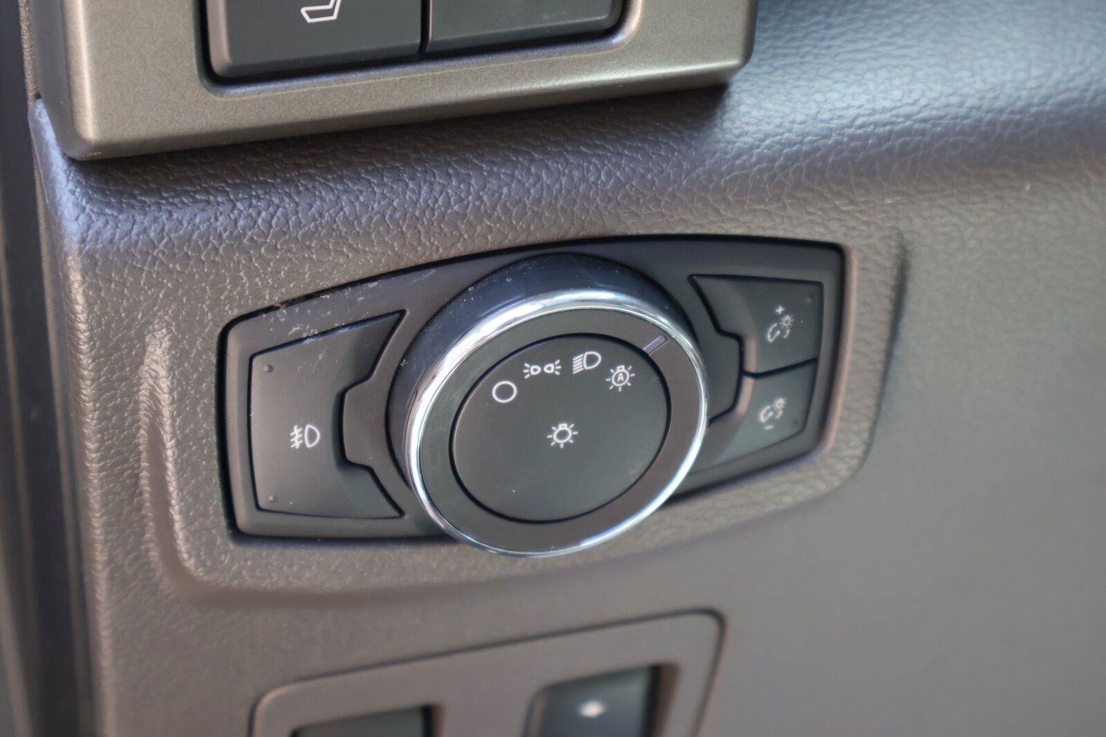 Used 2019 Ford Expedition XLT w/ Equipment Group 202A RWD image 26