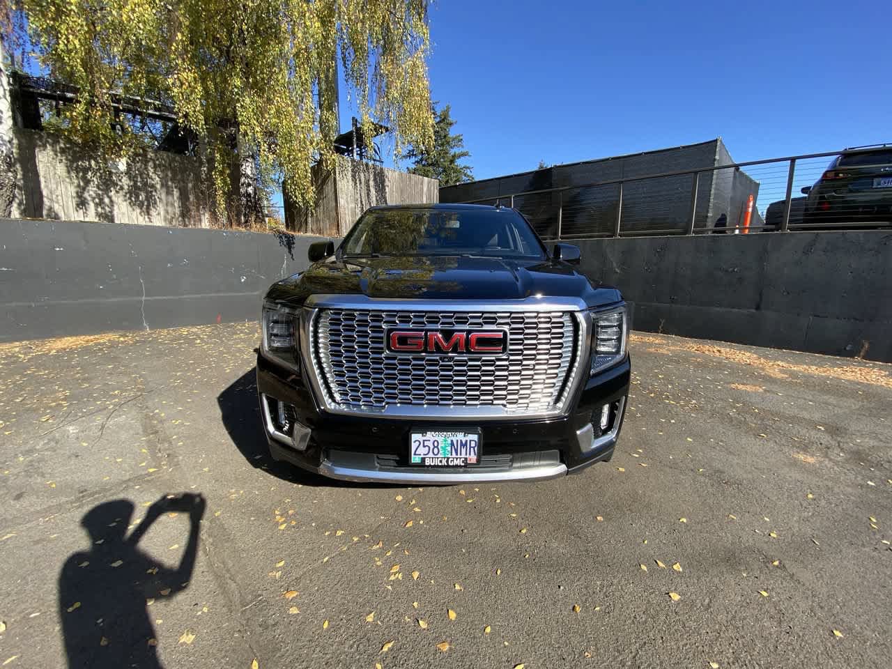 Used 2022 GMC Yukon XL Denali w/ Max Trailering Package AWD/4WD image 9
