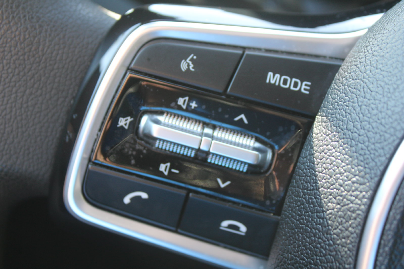 Certified 2023 Kia Sorento LX FWD image 26