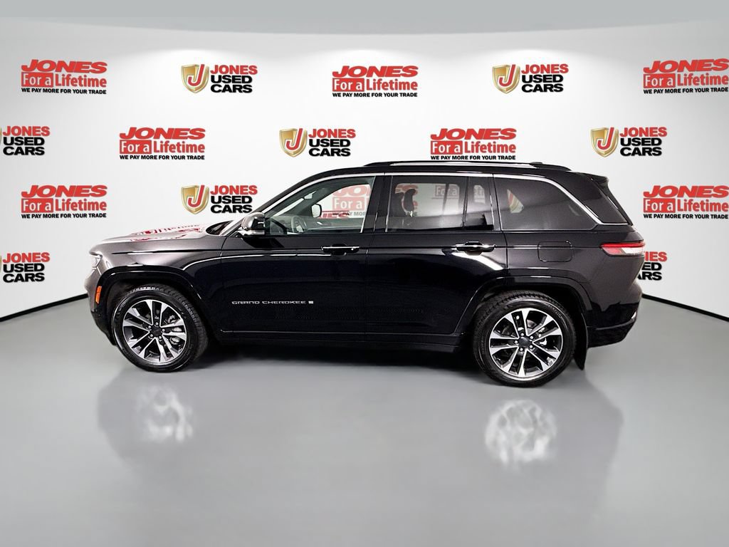 Used 2023 Jeep Grand Cherokee Overland w/ Luxury Tech Group IV AWD/4WD image 17