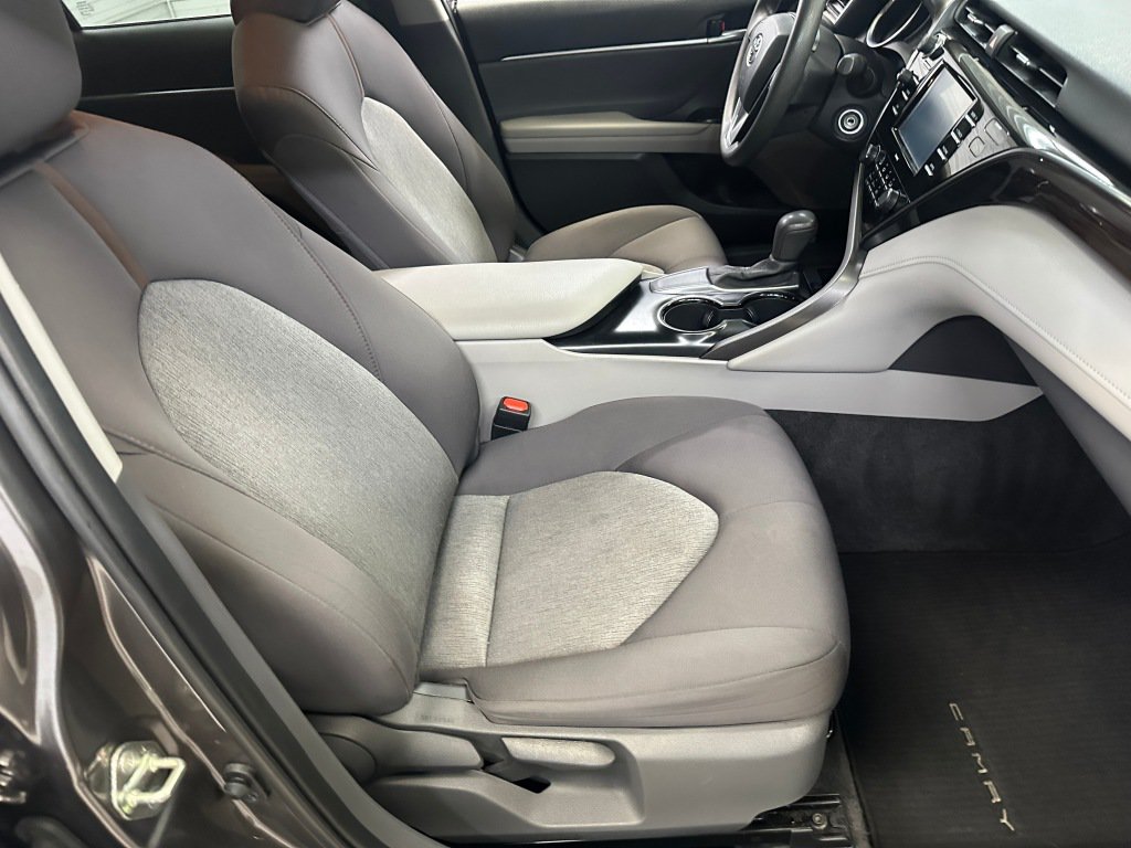 Used 2020 Toyota Camry LE FWD image 27