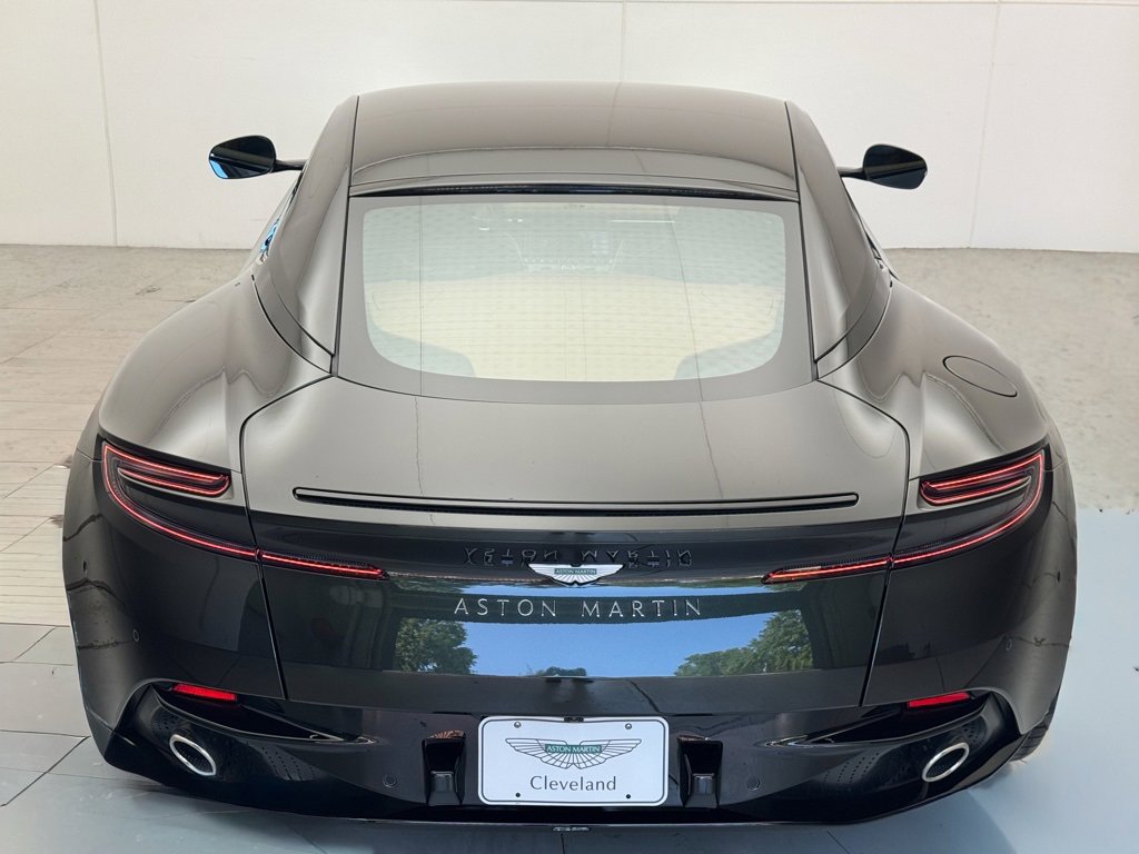 Used 2025 Aston Martin DB12 Coupe image 8