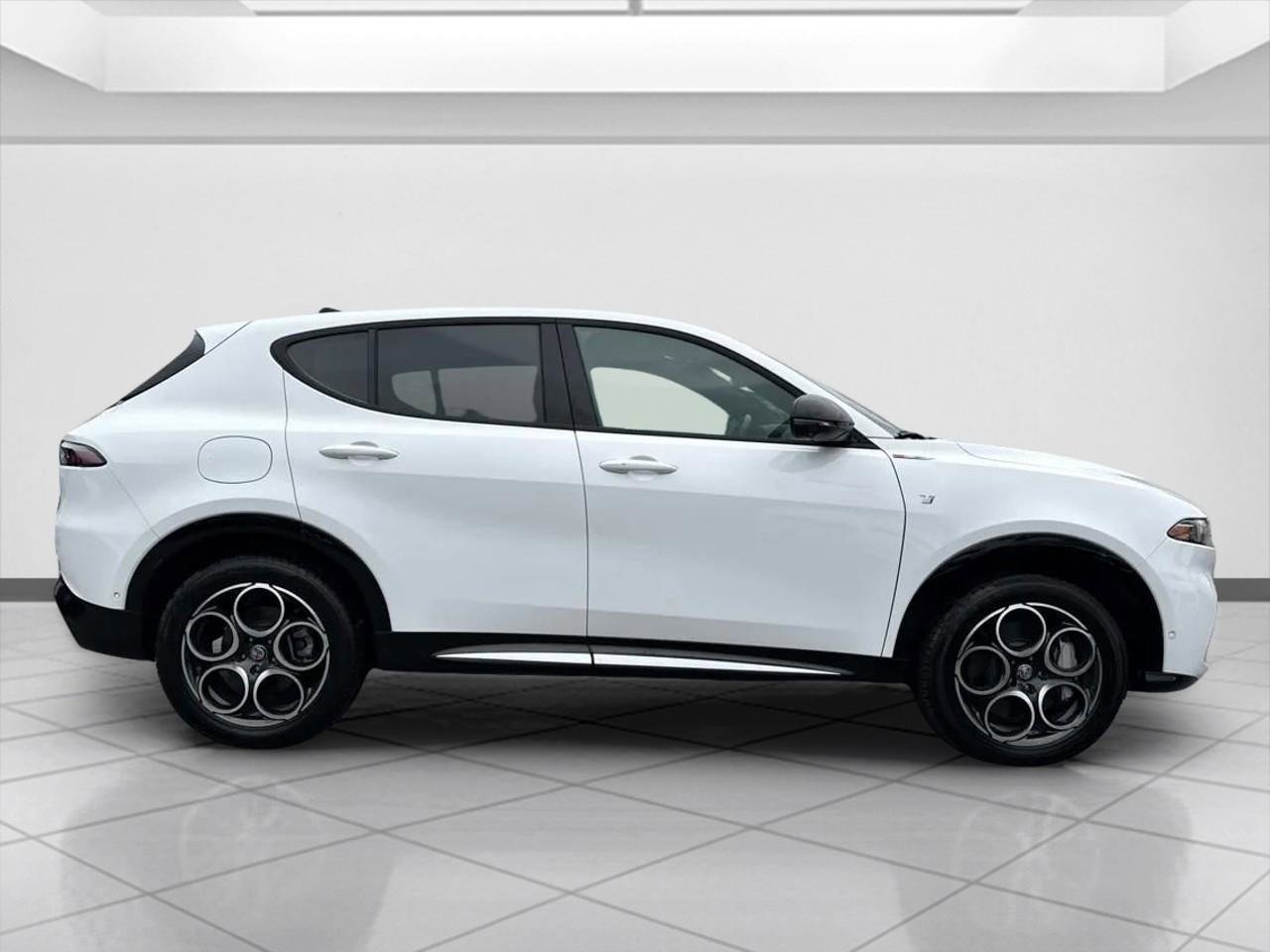Used 2024 Alfa Romeo Tonale Ti w/ Active Assist Package AWD/4WD image 8