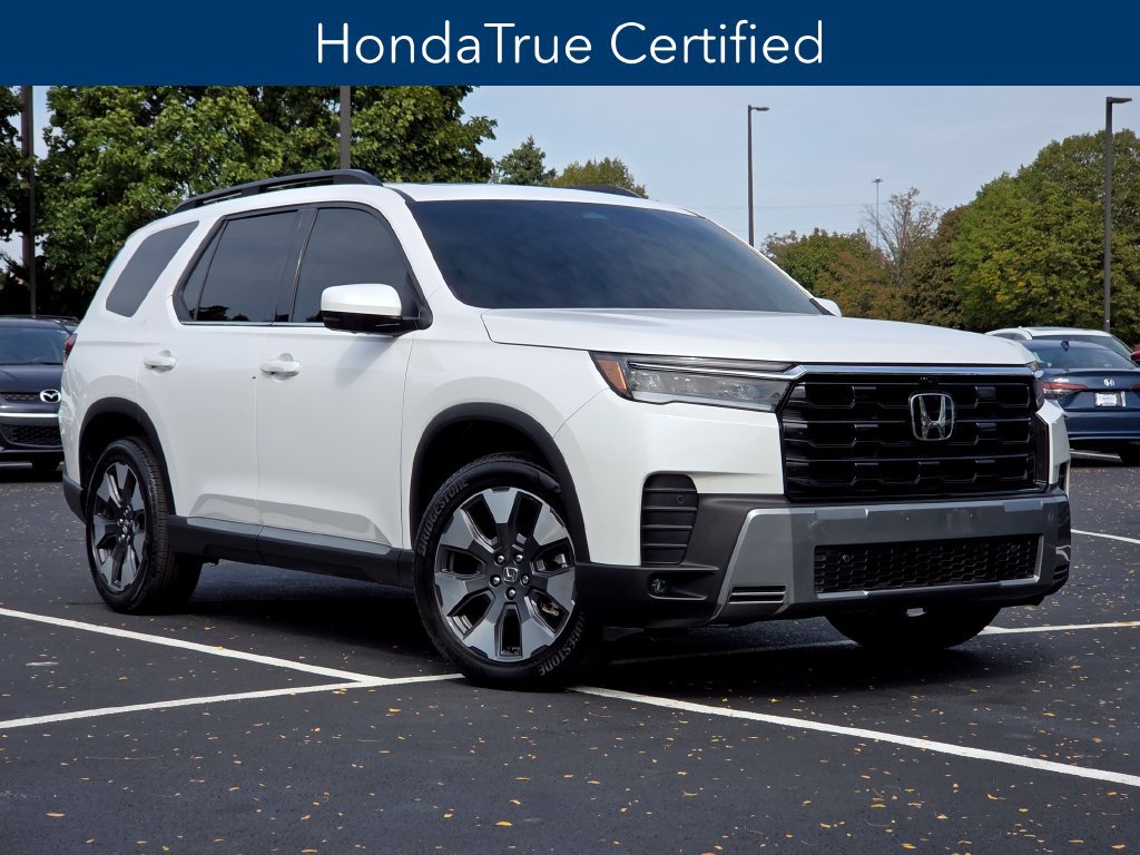 Certified 2026 Honda Pilot Touring image 3