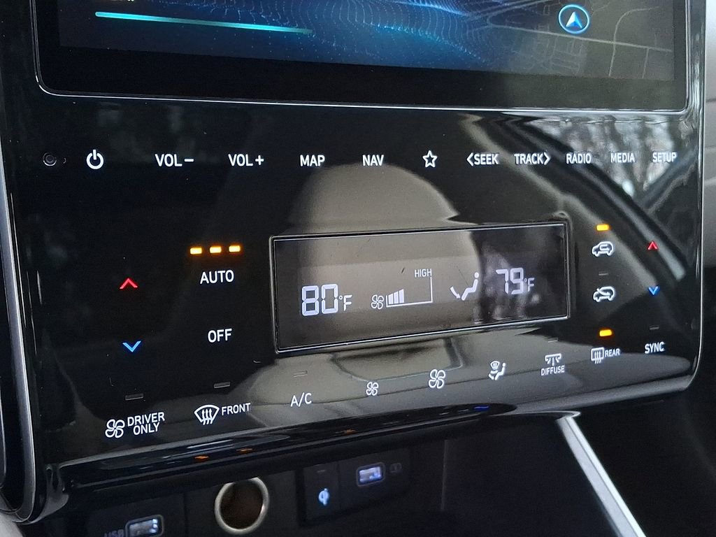 Used 2023 Hyundai Tucson Limited image 15