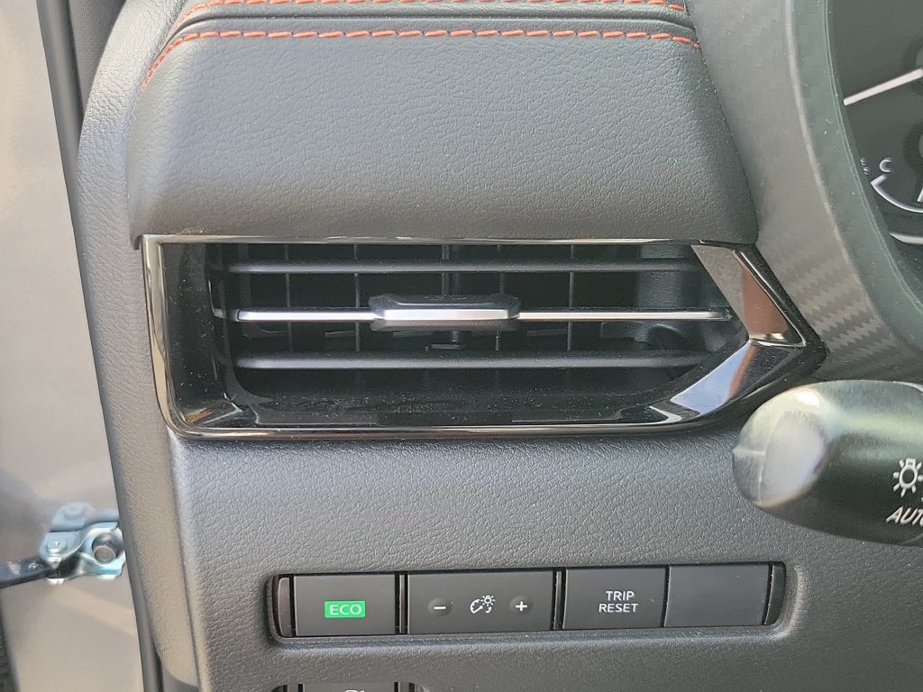 Certified 2025 Nissan Sentra SR FWD image 32