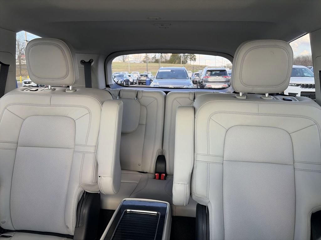 Used 2025 Lincoln Aviator Reserve w/ Equipment Group 201A image 23