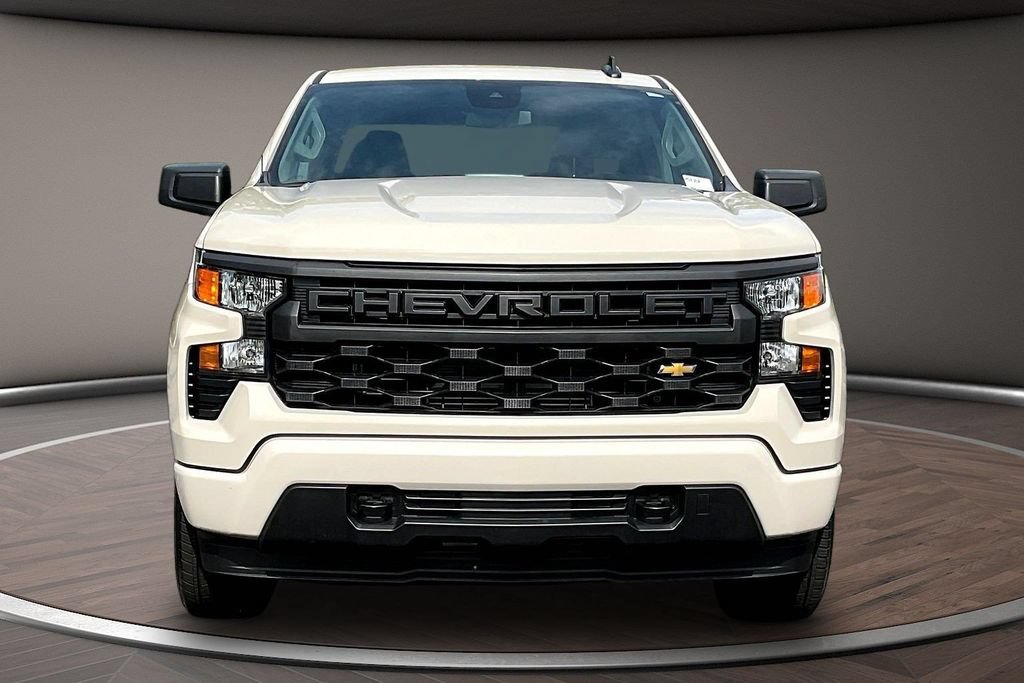 Used 2026 Chevrolet Silverado 1500 Custom AWD/4WD image 2