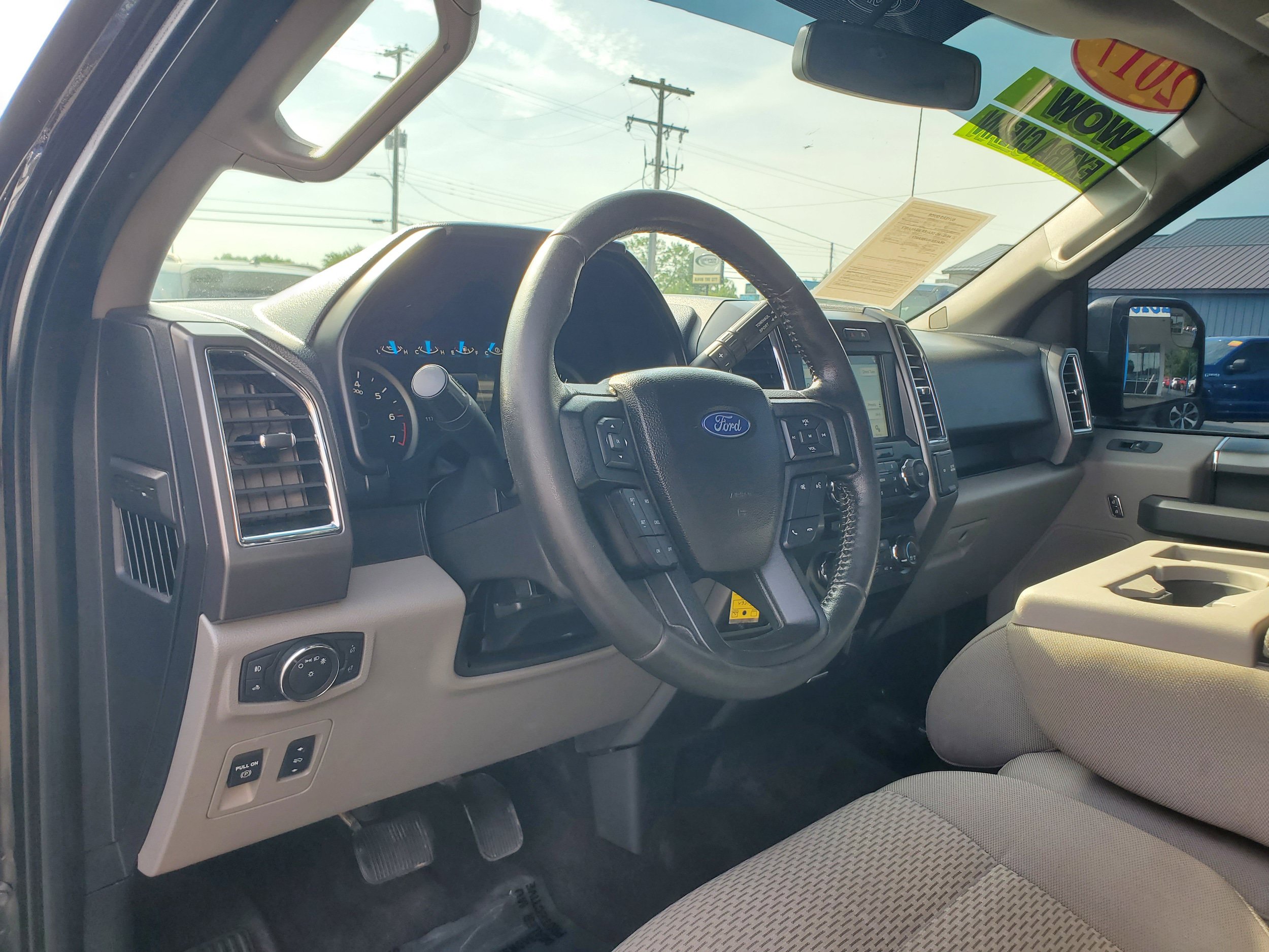 Used 2017 Ford F150 XLT w/ Equipment Group 302A Luxury AWD/4WD image 9