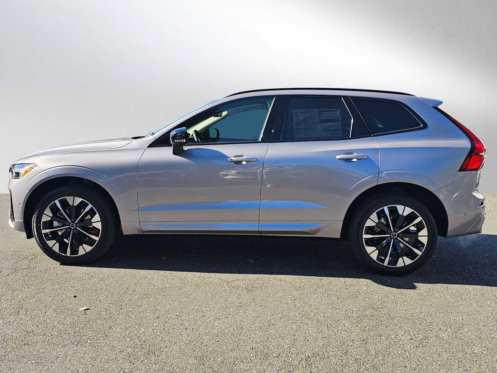 New 2026 Volvo XC60 B5 Plus w/ Protection Package Premier image 6