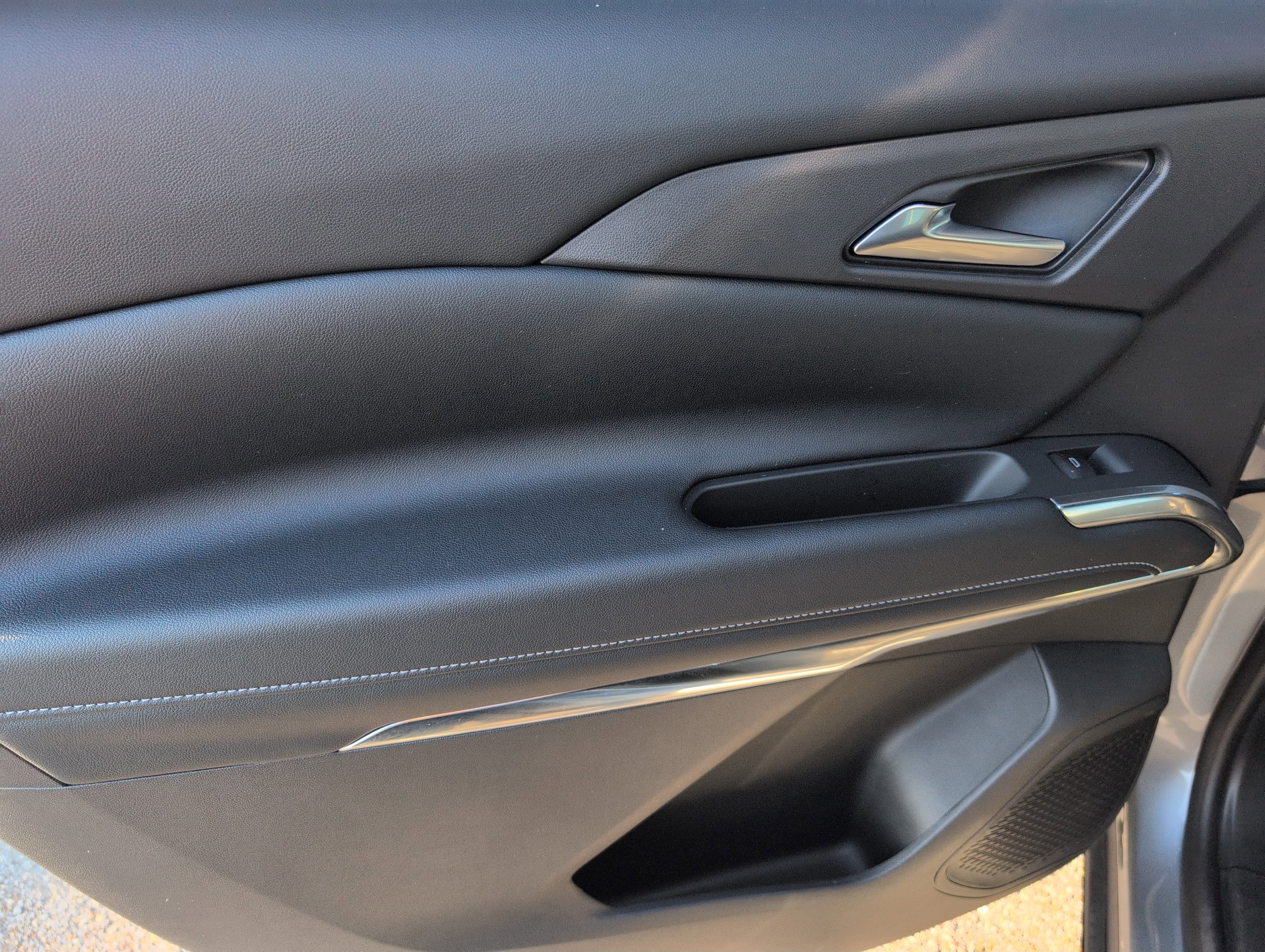 Used 2025 Chevrolet Traverse LT image 29