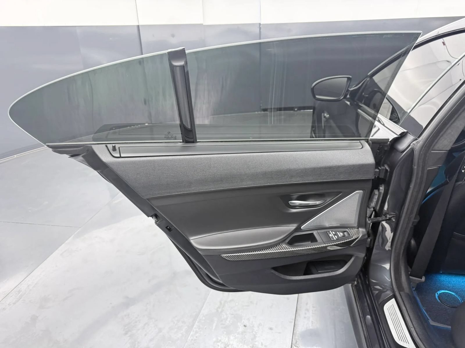 Used 2015 BMW M6 Gran Coupe RWD image 30