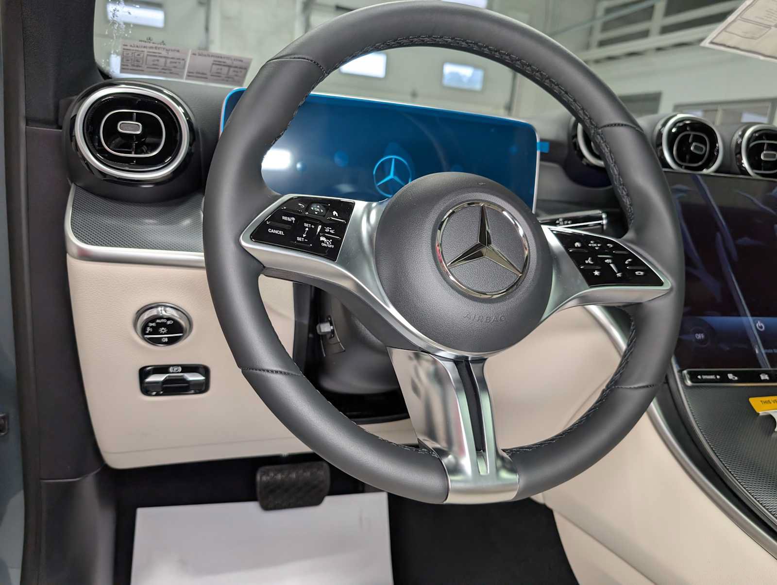 New 2026 Mercedes-Benz GLC 300 4MATIC image 30