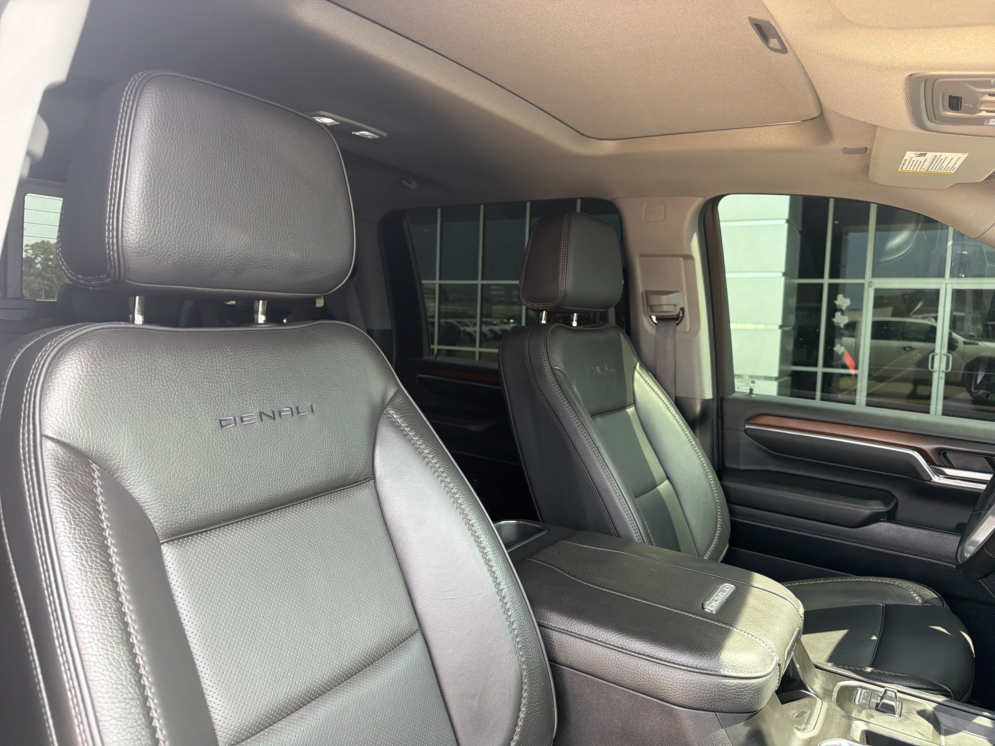 Used 2024 GMC Sierra 2500 Denali w/ Denali Reserve Package AWD/4WD image 7