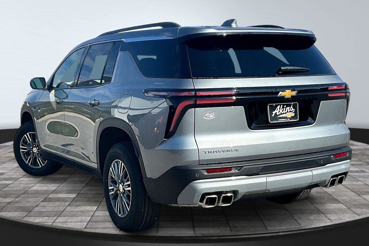 New 2026 Chevrolet Traverse LT image 3