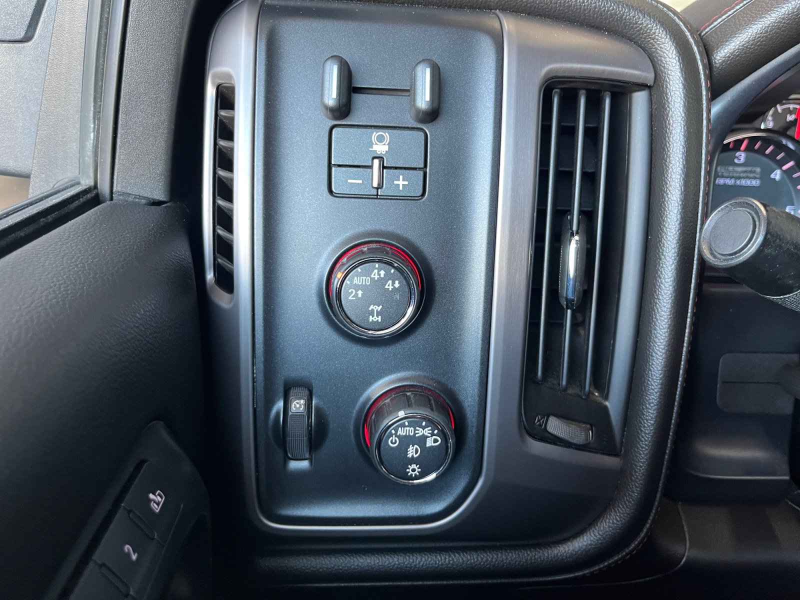 Used 2014 GMC Sierra 1500 SLT w/ All-Terrain Package AWD/4WD image 29