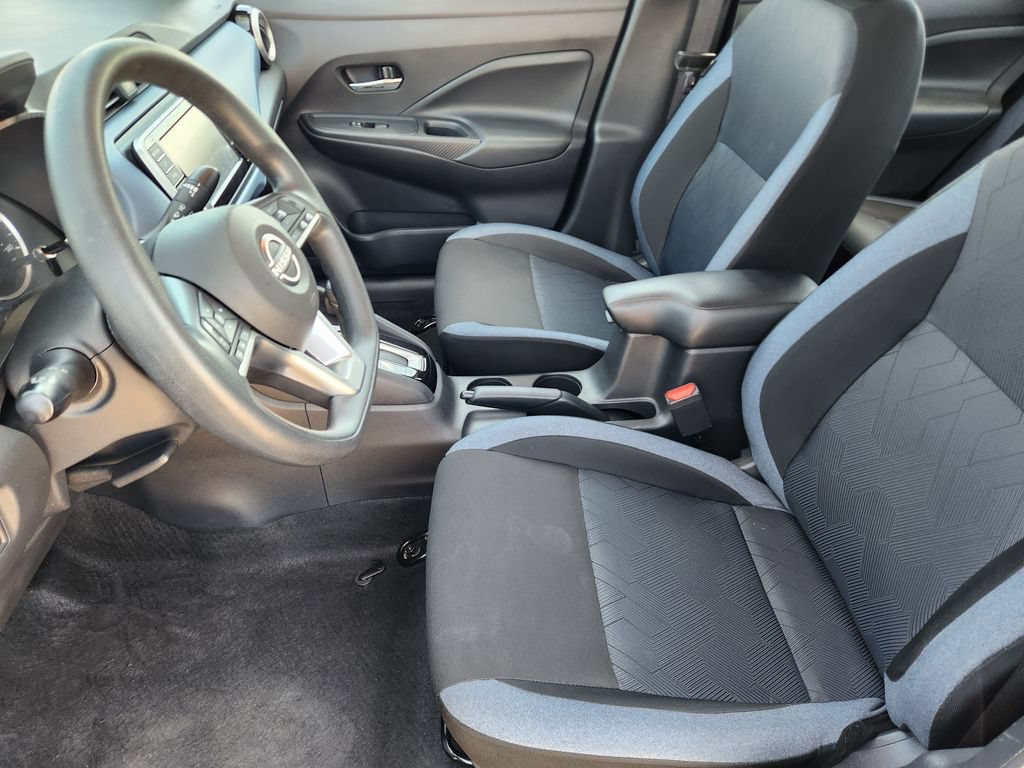 Used 2025 Nissan Versa SV FWD image 13