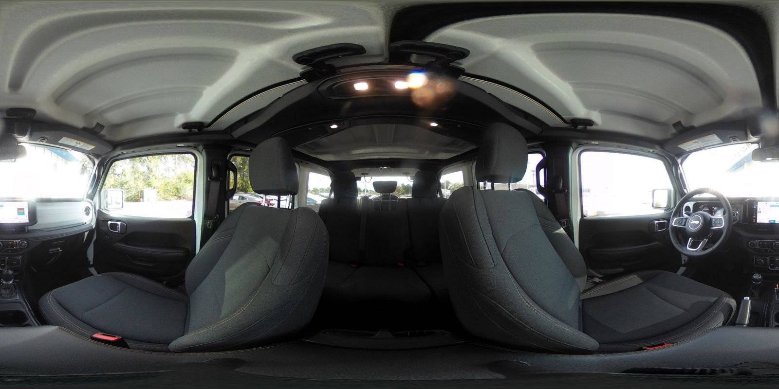 Used 2025 Jeep Wrangler Sahara image 41