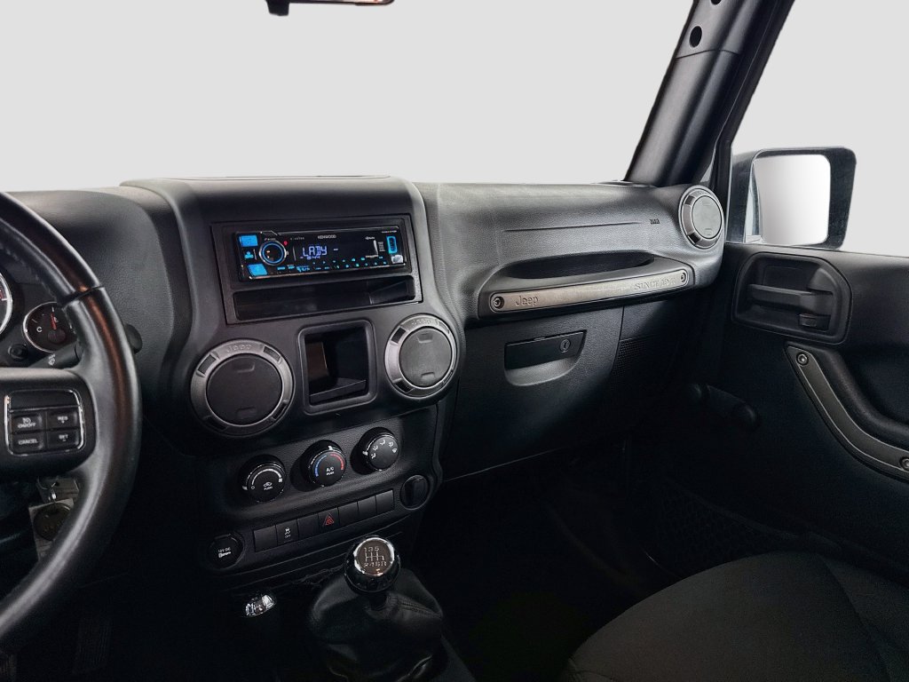 Used 2017 Jeep Wrangler Unlimited Sport w/ Connectivity Group AWD/4WD image 19