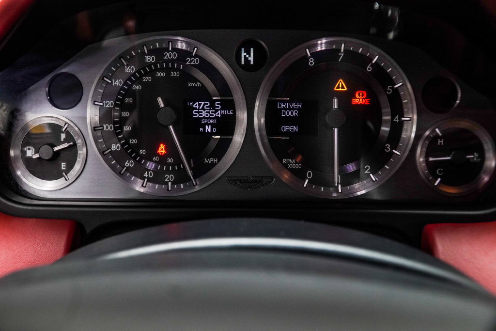 Used 2007 Aston Martin V8 Vantage Coupe RWD image 35