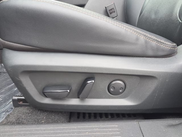 Used 2023 Nissan Rogue SL w/ SL Premium Package FWD image 11