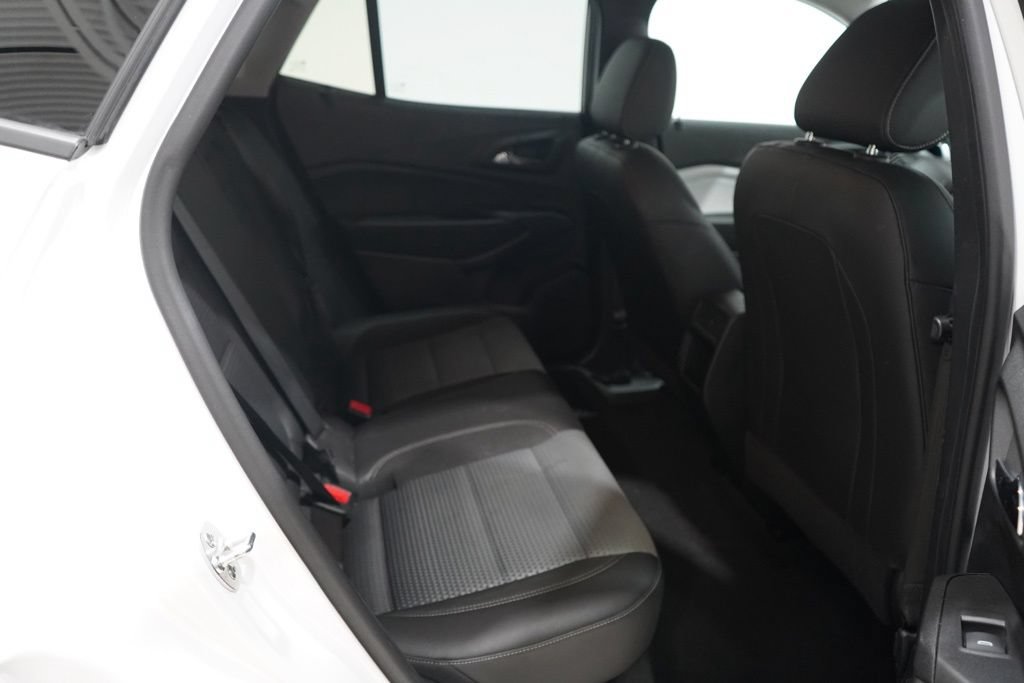 Used 2025 Chevrolet Trax LT FWD image 29
