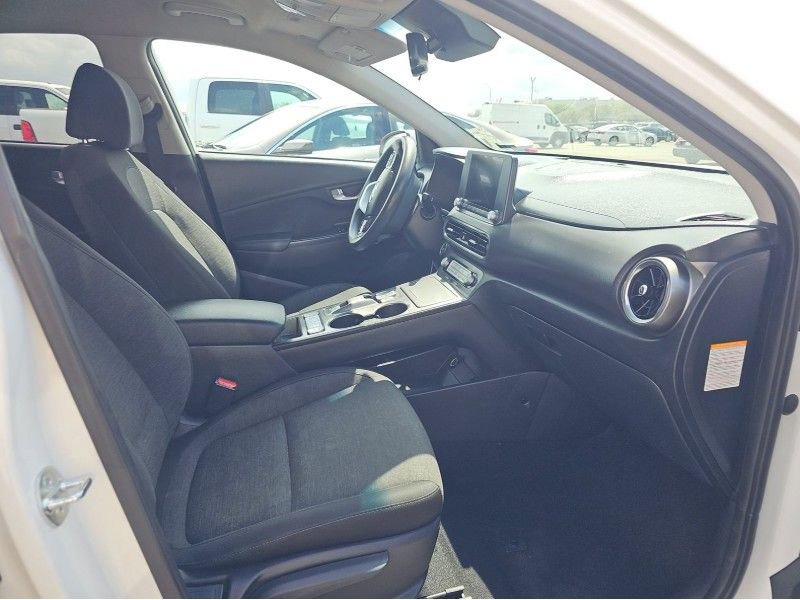 Used 2023 Hyundai Kona SE image 16