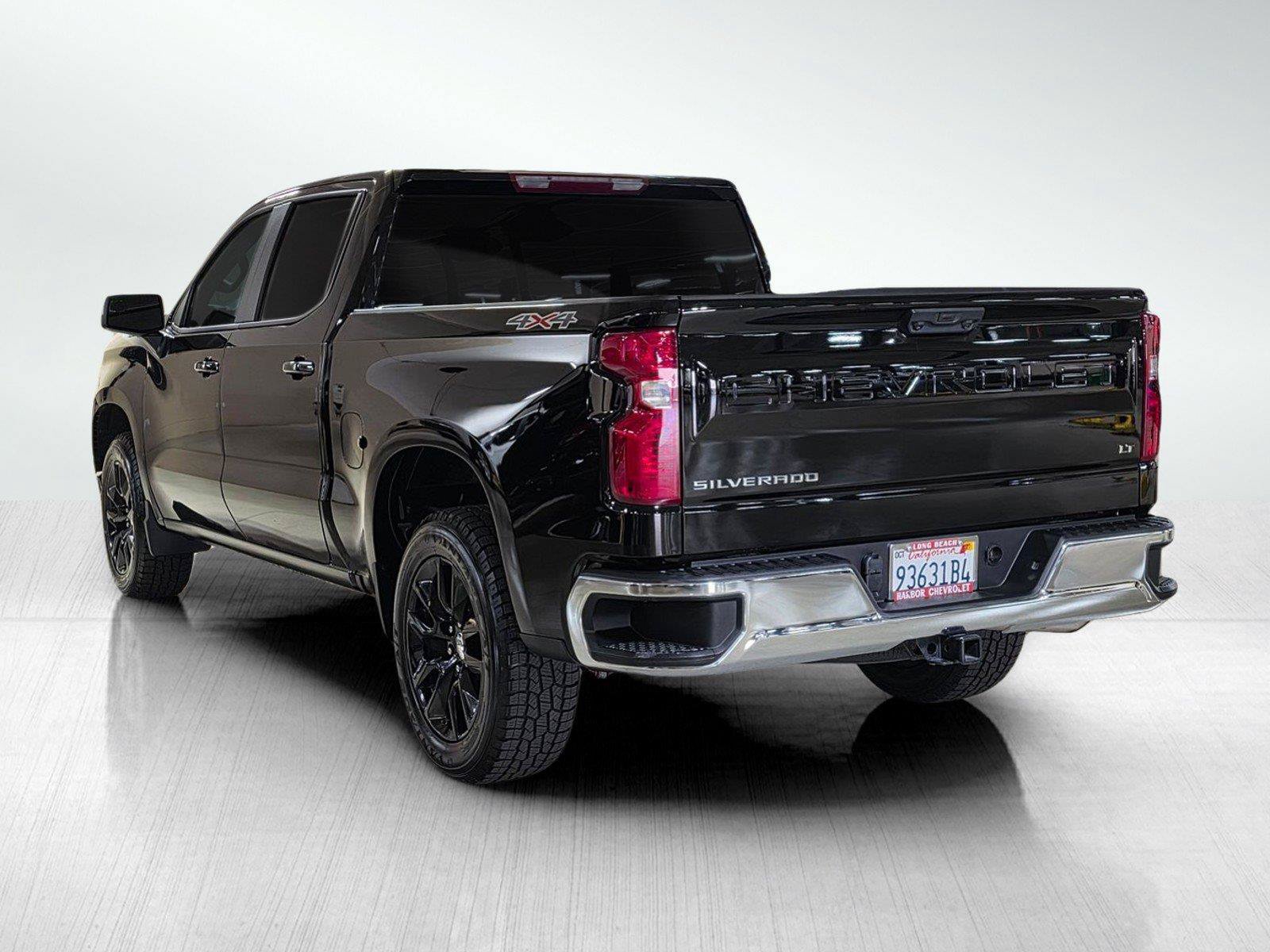 Used 2025 Chevrolet Silverado 1500 LT AWD/4WD image 5