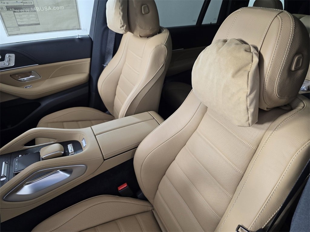 New 2026 Mercedes-Benz GLS 580 4MATIC image 8