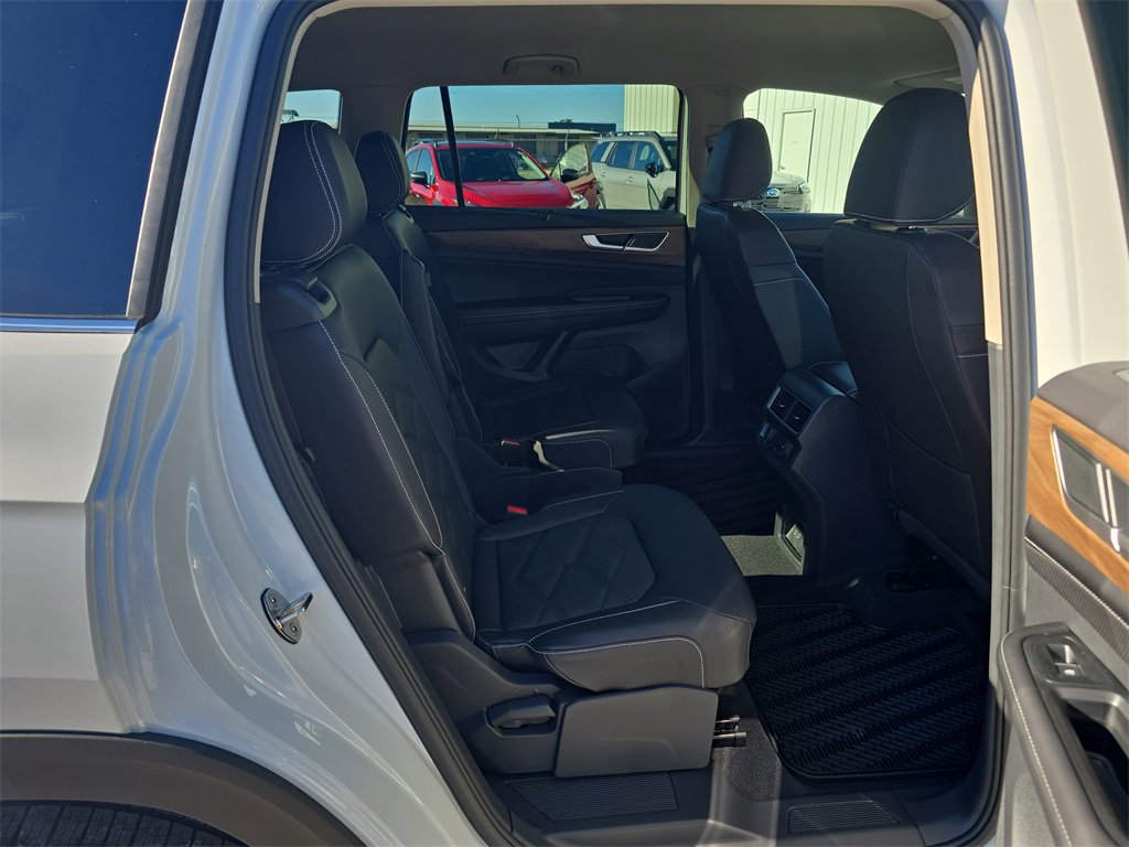 New 2026 Volkswagen Atlas SE image 32