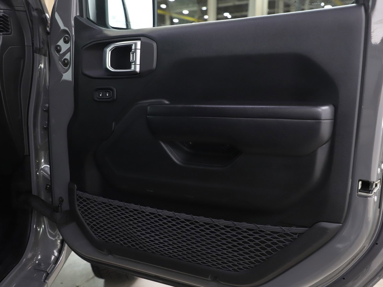 Used 2020 Jeep Wrangler Sport image 9