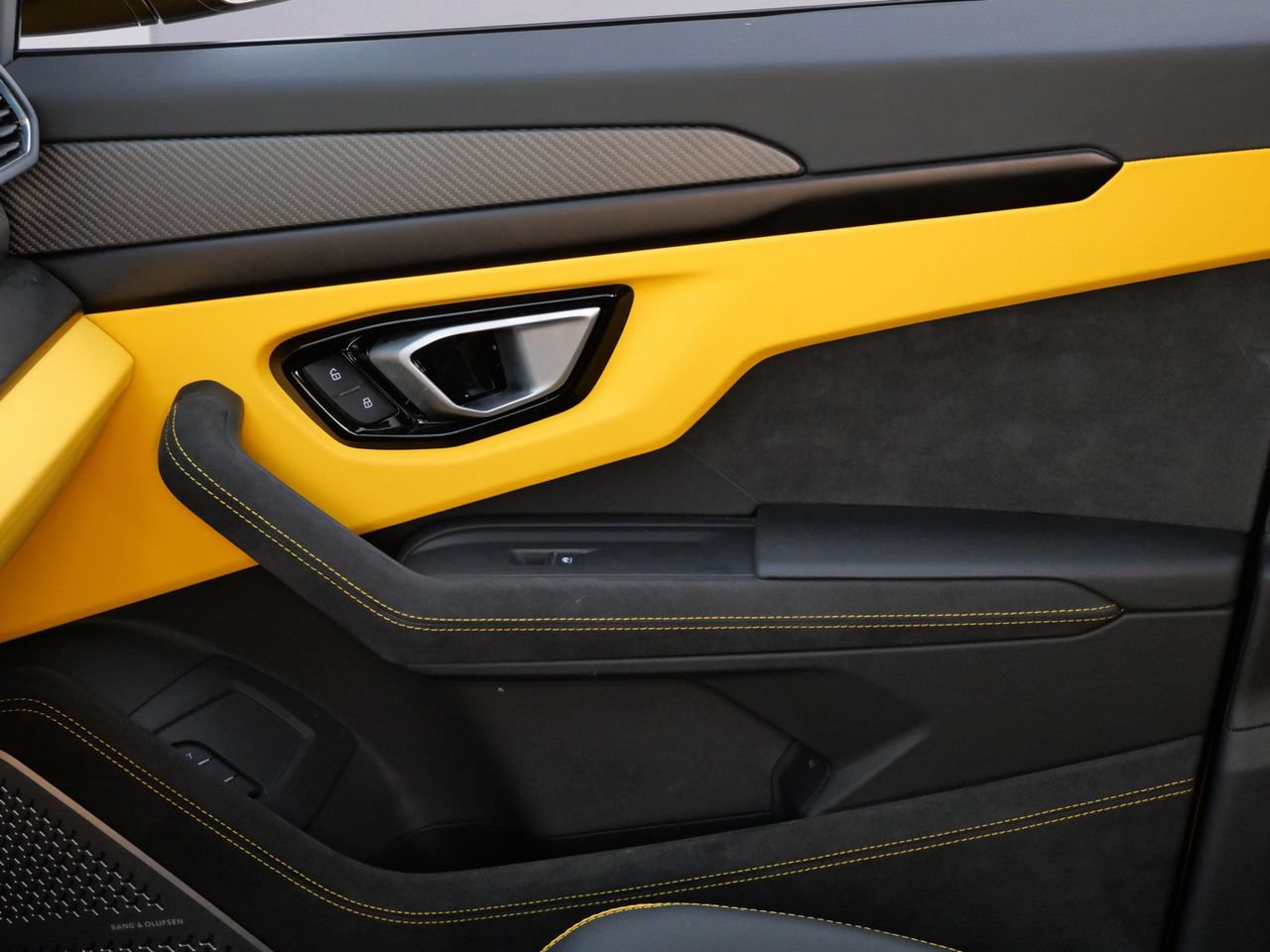 Used 2024 Lamborghini Urus S AWD/4WD image 17