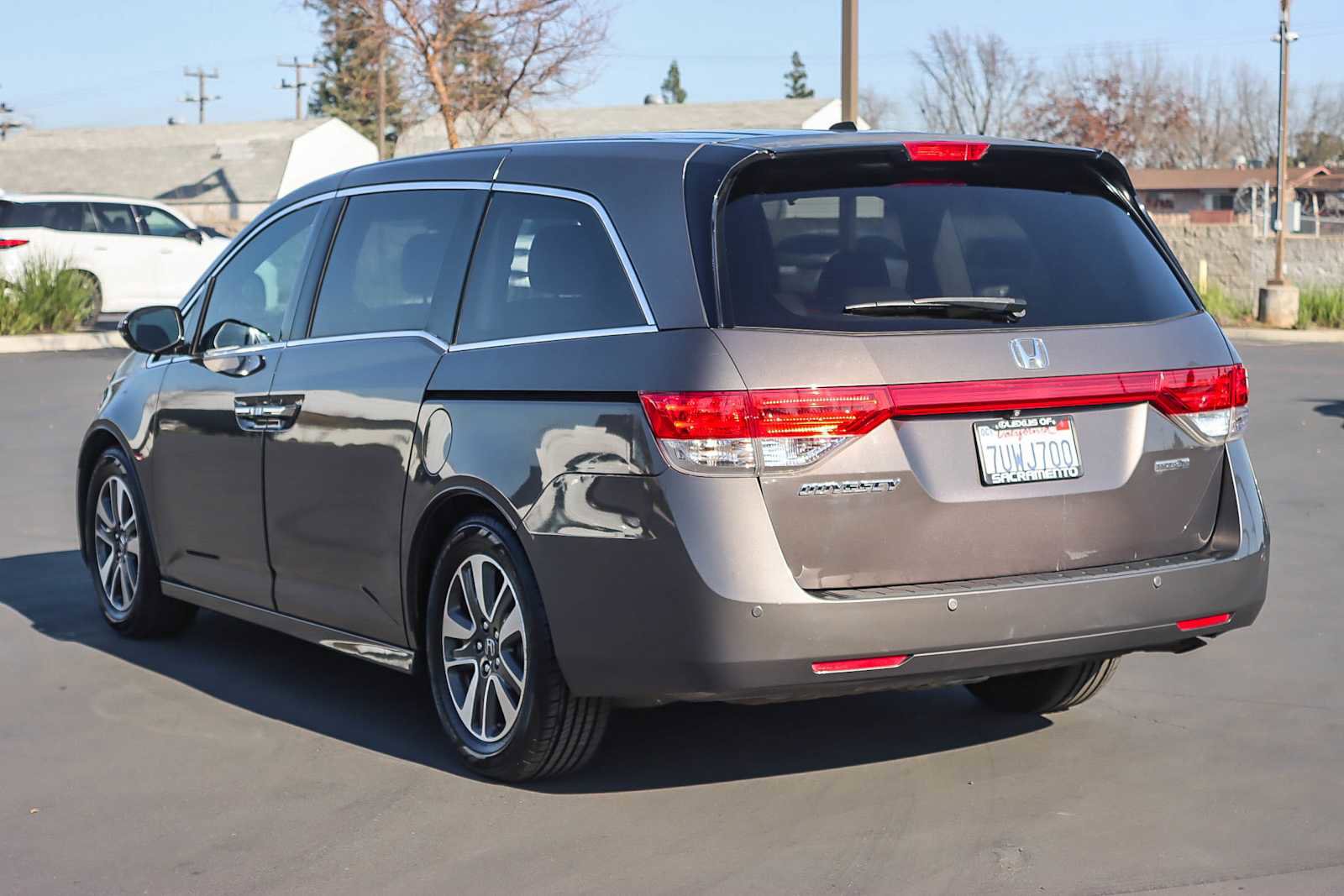 Used 2016 Honda Odyssey Touring image 2