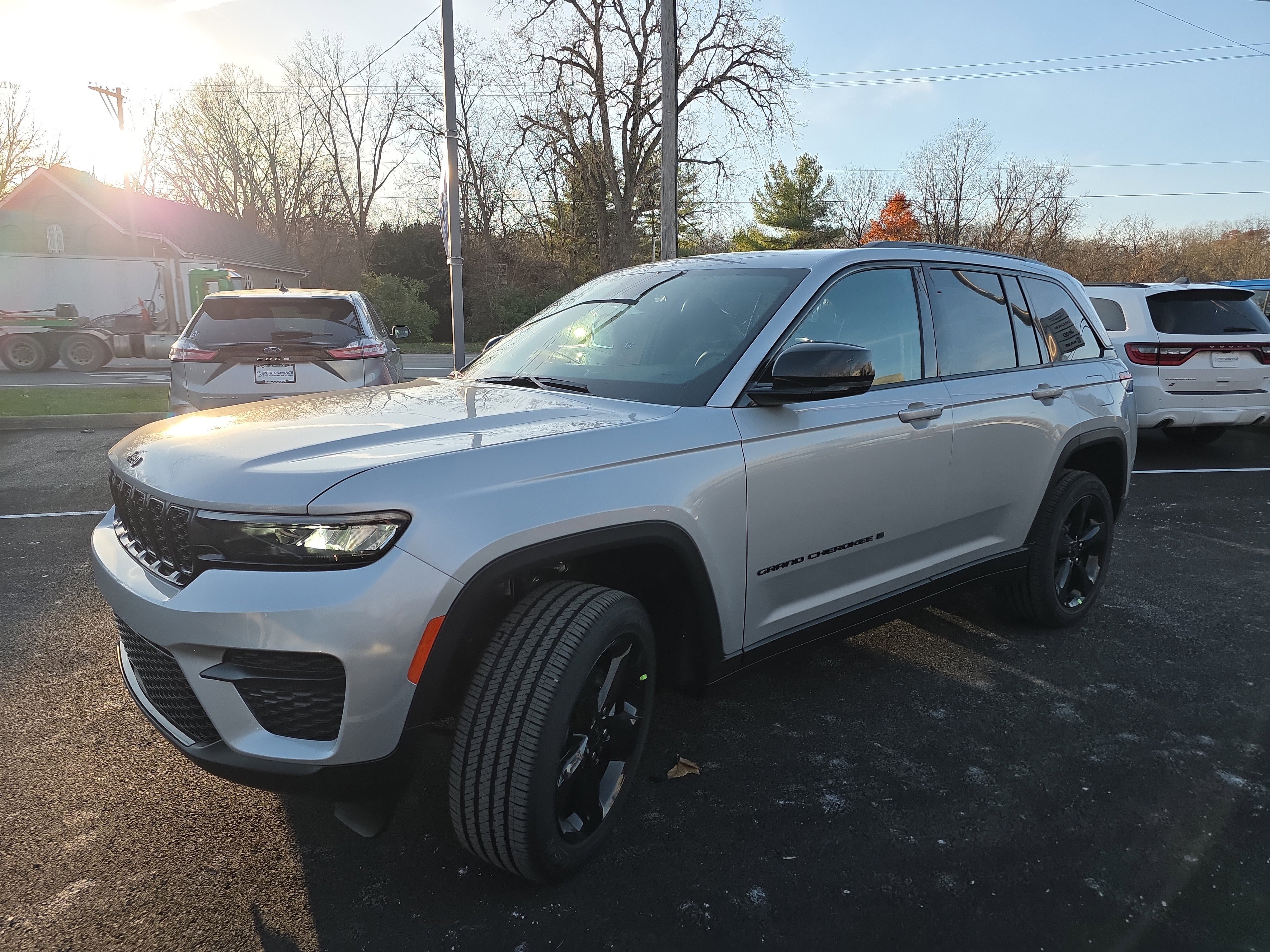 New 2025 Jeep Grand Cherokee Altitude image 18