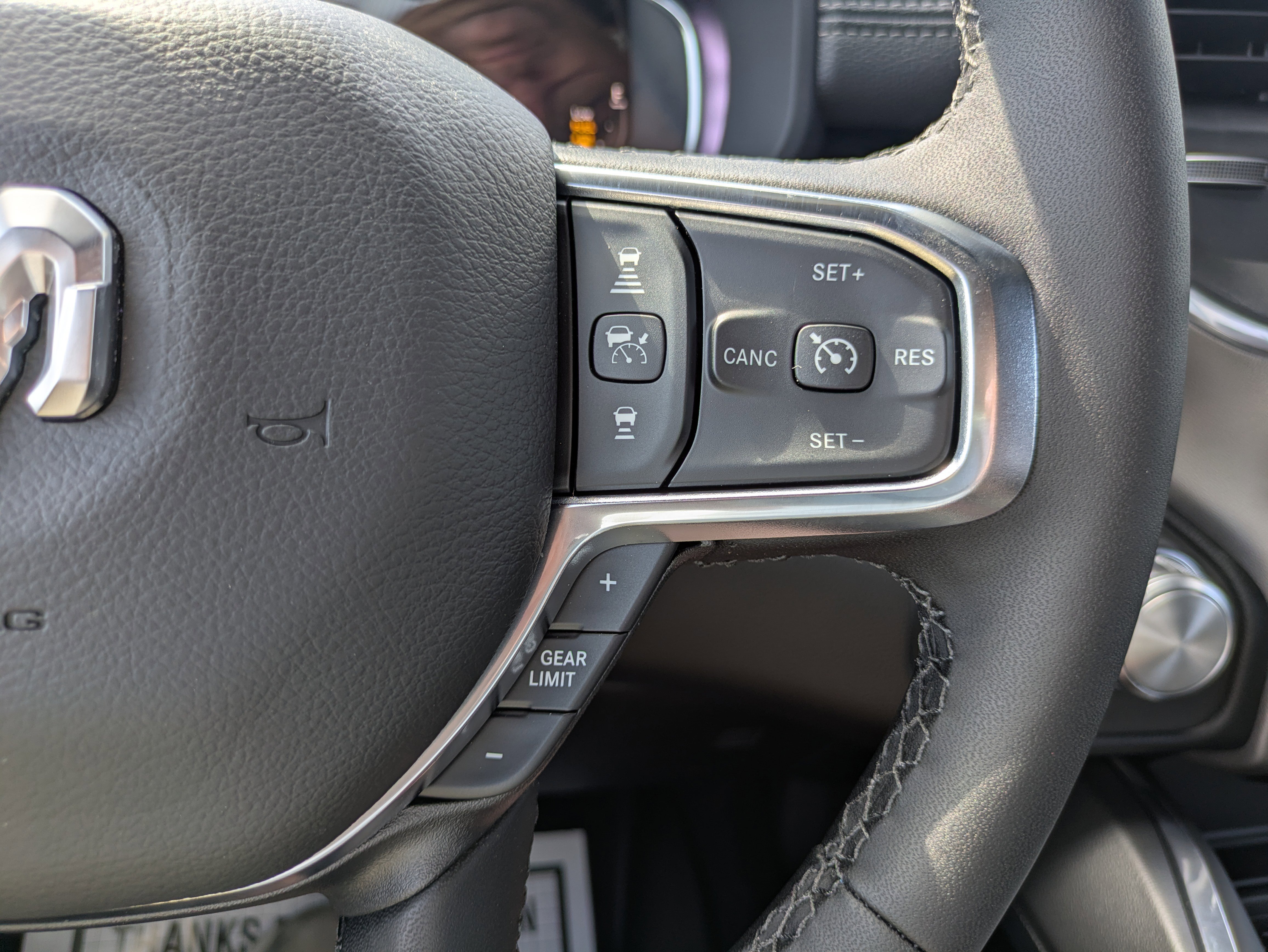New 2026 RAM 1500 Laramie AWD/4WD image 19