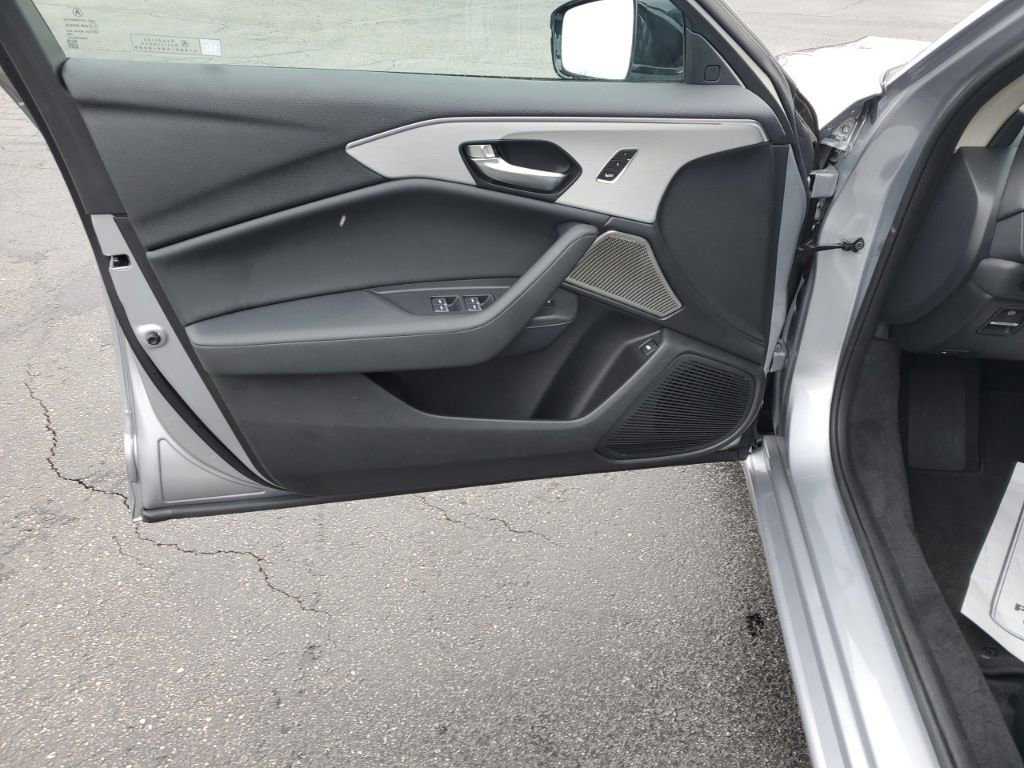 Used 2022 Acura TLX w/ Technology Package image 11