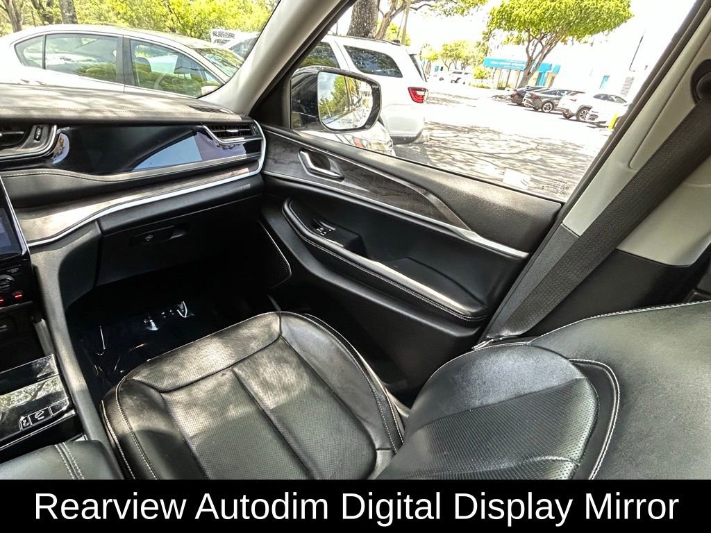 Used 2023 Jeep Grand Cherokee 4WD 4xe w/ Luxury Tech Group II image 11