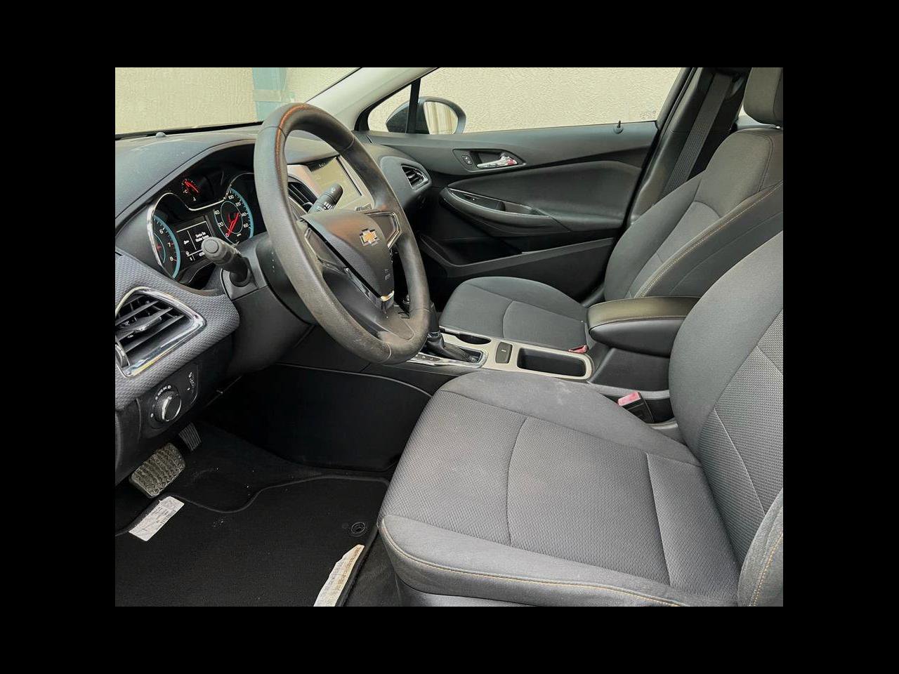 Used 2018 Chevrolet Cruze LS FWD image 20