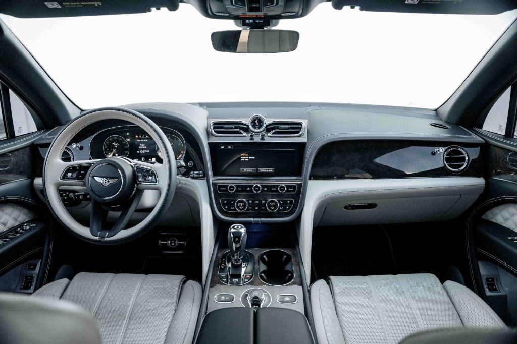 Used 2021 Bentley Bentayga image 34