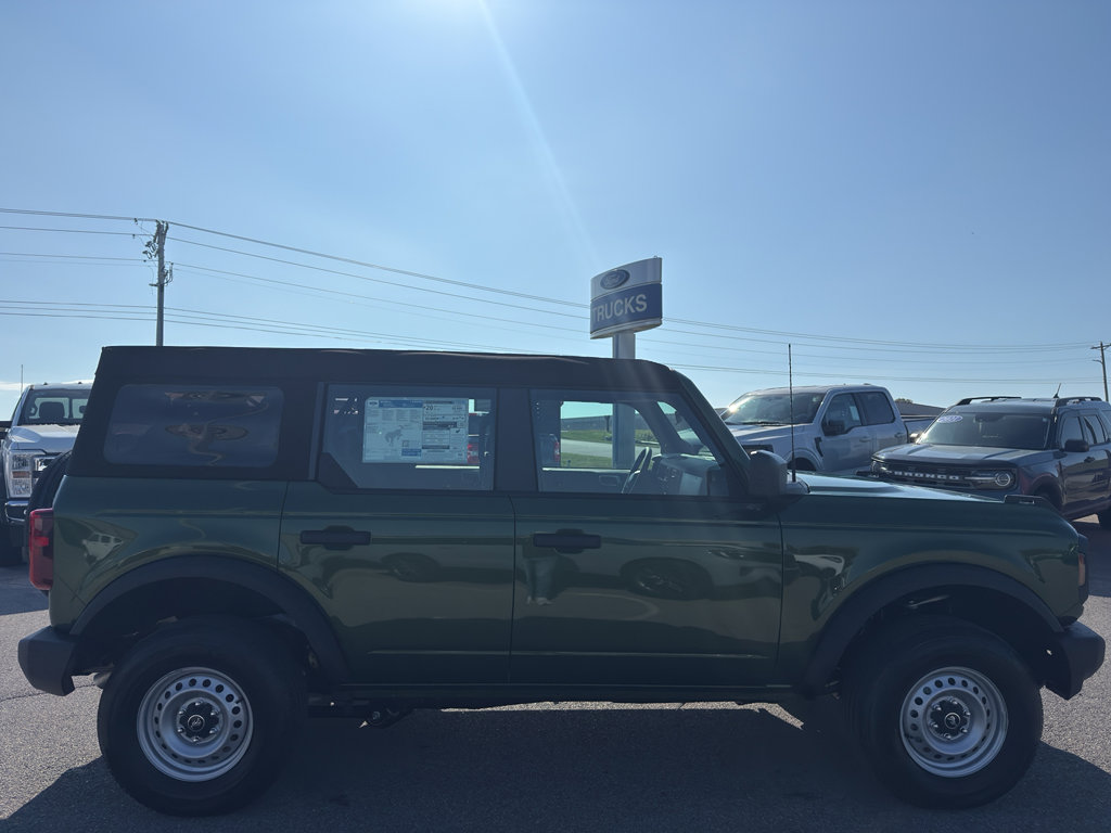 New 2025 Ford Bronco 4-Door image 4