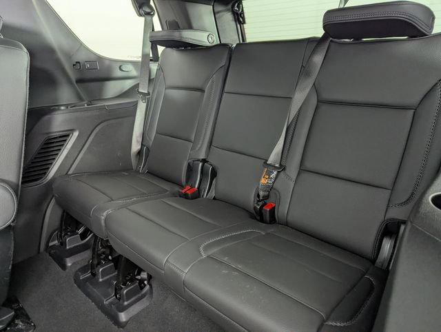 Used 2025 GMC Yukon Denali w/ Denali Reserve Package AWD/4WD image 18